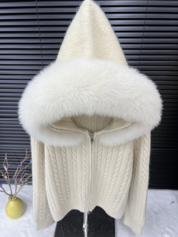 【Cloud Velvet Fur】2026 Autumn Detachable Fox Fur Cable Knit Fur Cardigan Women's Coat 【Cloud Velvet Fur】2026 Autumn Detachable Fox Fur Cable Knit Fur Cardigan Women's Coat