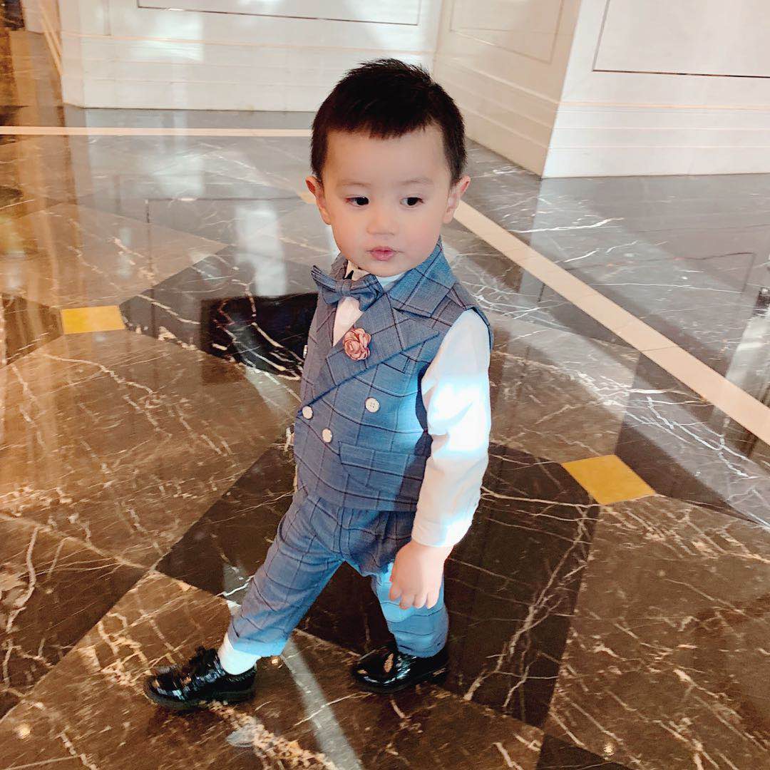 小花 童儿 một tuổi đẹp trai ăn mặc vest vest phù hợp với thủy triều - Váy trẻ em thời trang bé trai