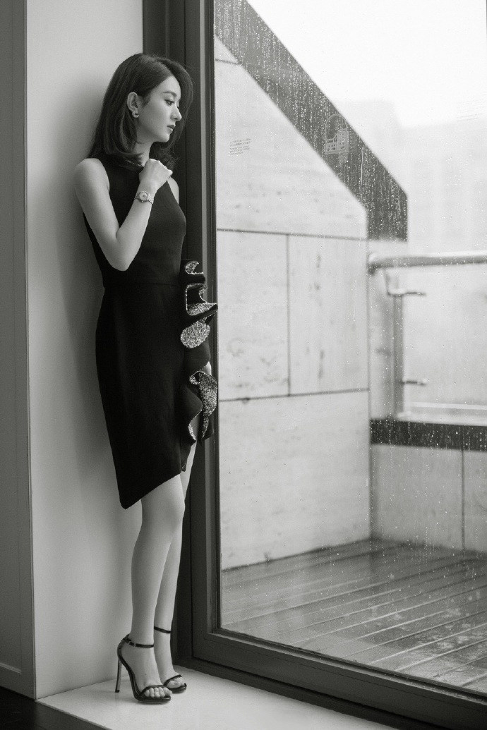 赵丽颖精致优雅性感写真图片 (1).jpg