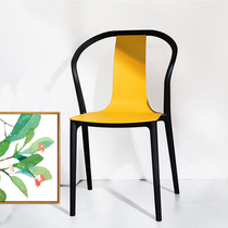 New Nordic designer dining chair armrest chair simple modern fashion negotiation cafe plastic chair