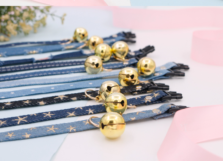 Pet denim cổ áo chuông xu hướng thời trang đinh tán đồ trang sức lớn và trung bình chó mèo rex thỏ cắn - Cat / Dog hàng ngày Neccessities bình nước tự động cho chó