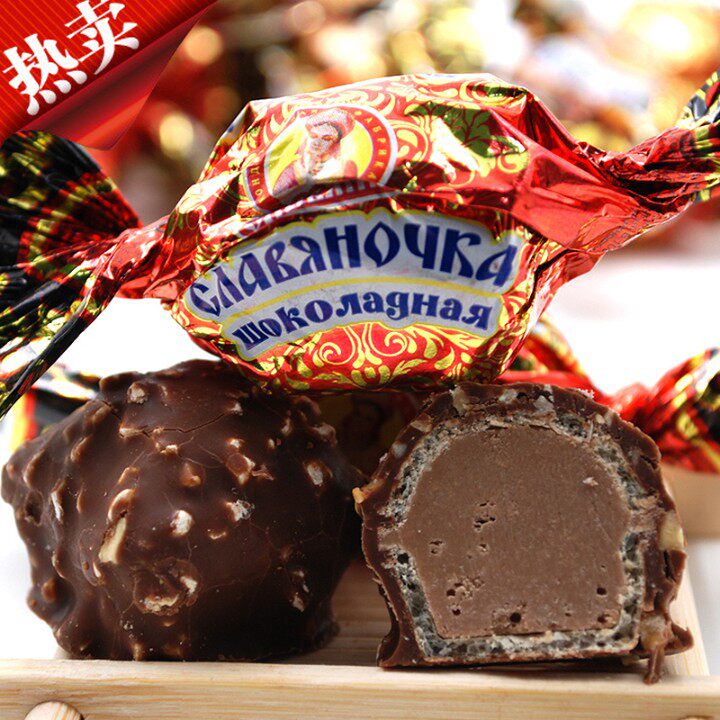 Russia imports Slavic candy candy hazelnut milk jar with a sweet casual snack of 1000 grams