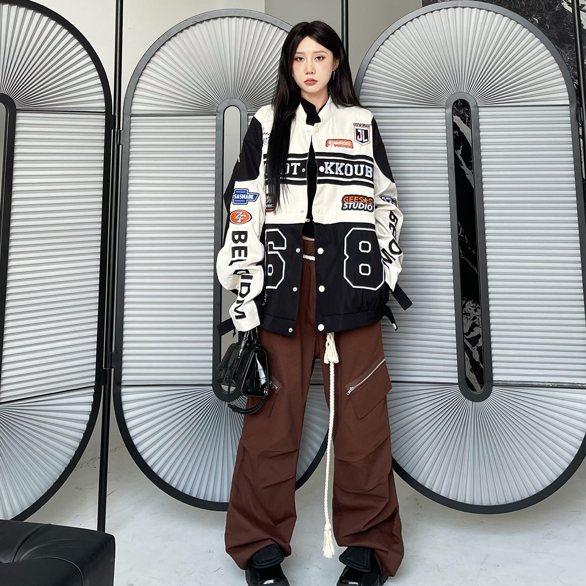 ZHL STUDIO レディース用着脱式モーターサイクルジャケット、2024年トレンドのアメリカンスタイル、スリムデザイン、ニッチなベースボールジャケット