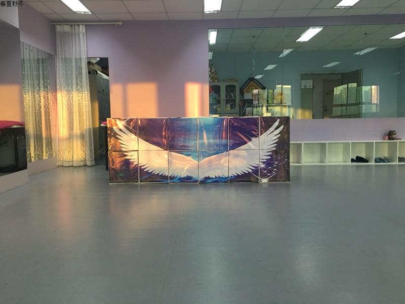 Ngày thiếu nhi, hộp phong cách Xiaohe thứ 8 mới, trang phục trong mơ, sequin trẻ em, váy xòe váy đầm trẻ em 13 tuổi