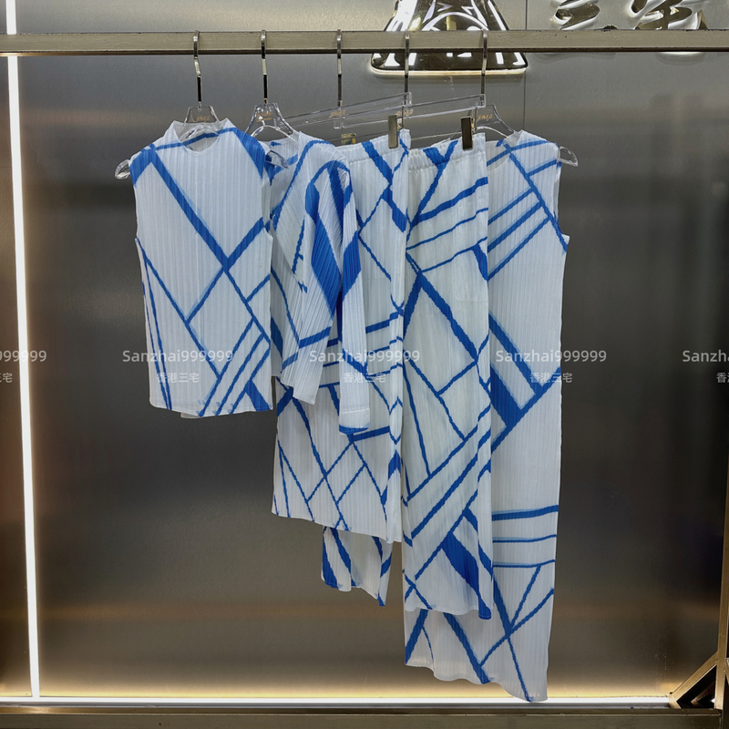 Plus-Size Pleated Summer New Geometric Print Series Tops, Skirts, and Jackets with a Simple, Elegant, and Sophisticated Feel