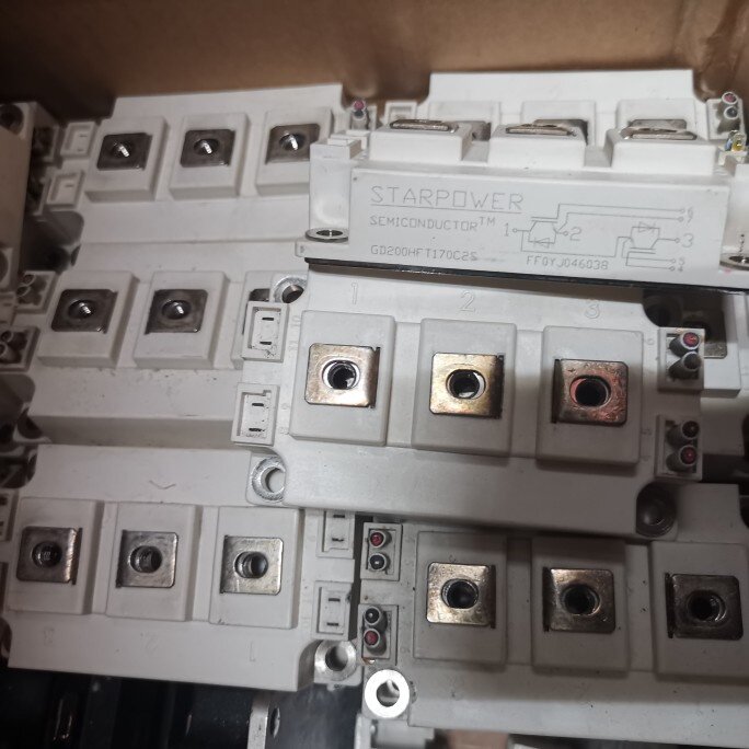 The GD200HFT170C2S FF200R17KE3 is detached and beautiful