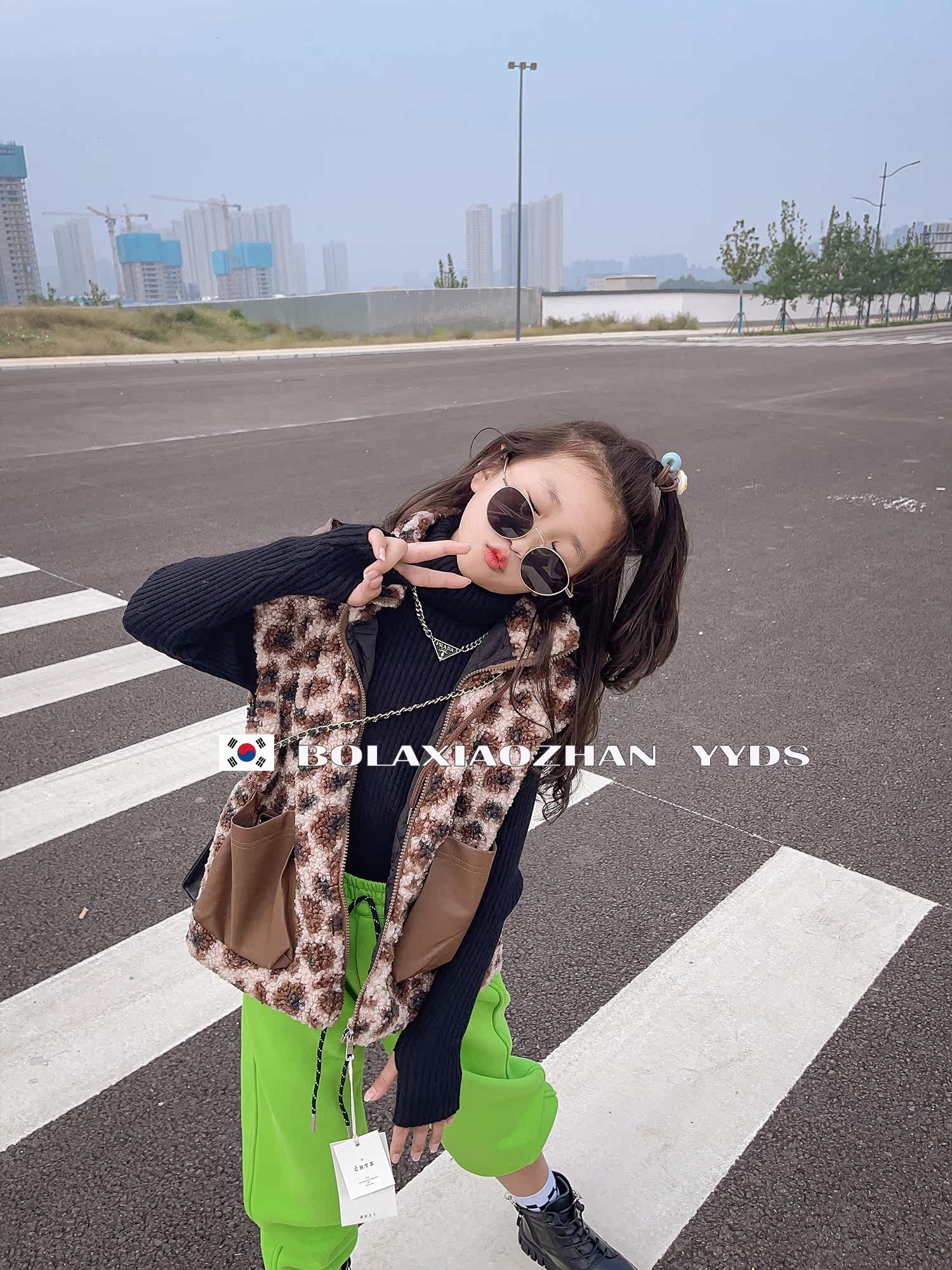 Girl Lamb Hair thickened vest 2021 new model of the big boy autumn winter Han Edition warm vest children winter shoulder shoulder