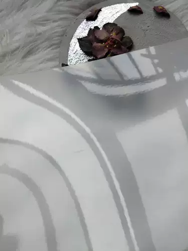 Раскрытие тиснемой живописи выделенной доски для царапины