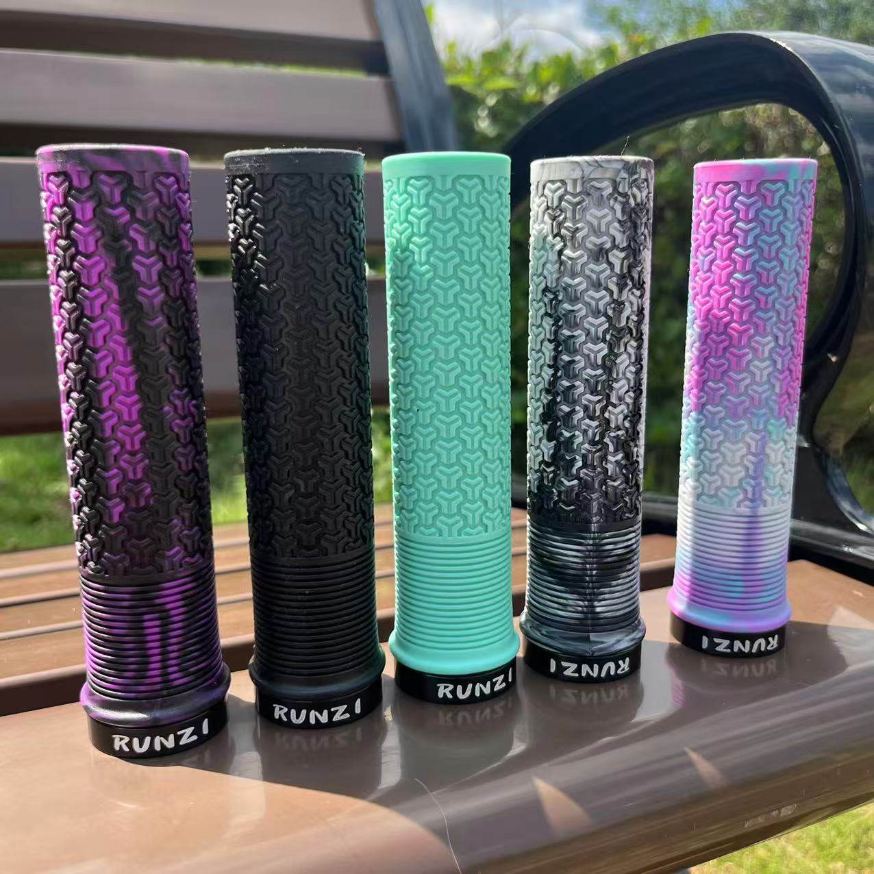 RUNZI 自転車ハンドルグリップ、マウンテンバイク用ラバーグリップ、折りたたみ自転車用ハンドルグリップ、ユニバーサルダブルパス。
