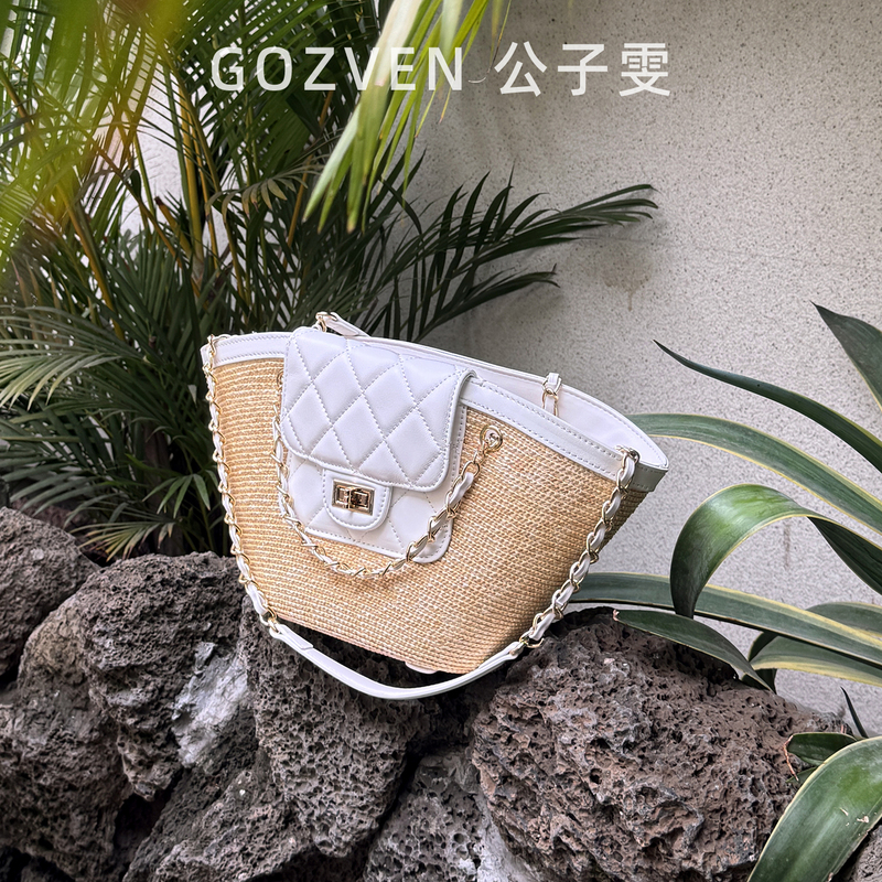 【Gong Ziwen】Straw Tote Bag 2026 Summer New Style Rhombus Chain Sheepskin and Raffia Holiday Shoulder Bag 【Gong Ziwen】Straw Tote Bag 2026 Summer New Style Rhombus Chain Sheepskin and Raffia Holiday Shoulder Bag