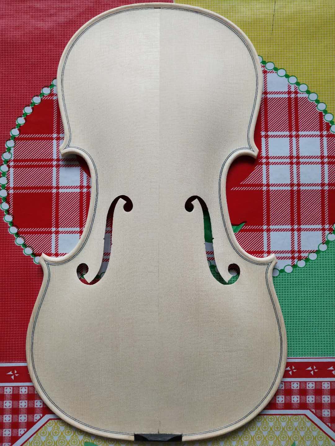 Violin material panel for the violin panel is expected to be cloud fir material