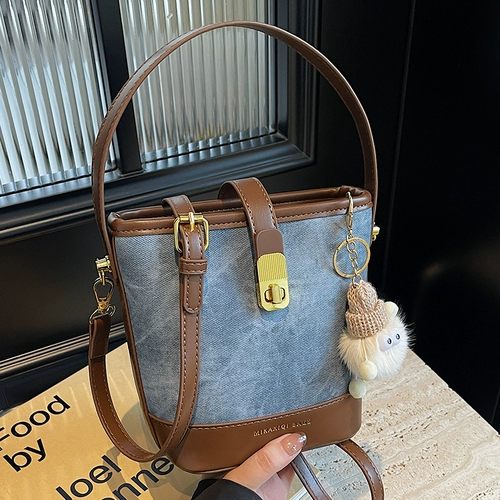 Небольшая дизайнерская сумка через плечо, 2025 года, премиум класс