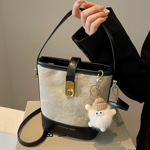 Небольшая дизайнерская сумка через плечо, 2025 года, премиум класс