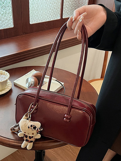 Underarm bag women's 2026 new spring and summer fashionable versatile shoulder bag high-end Maillard commuter bag