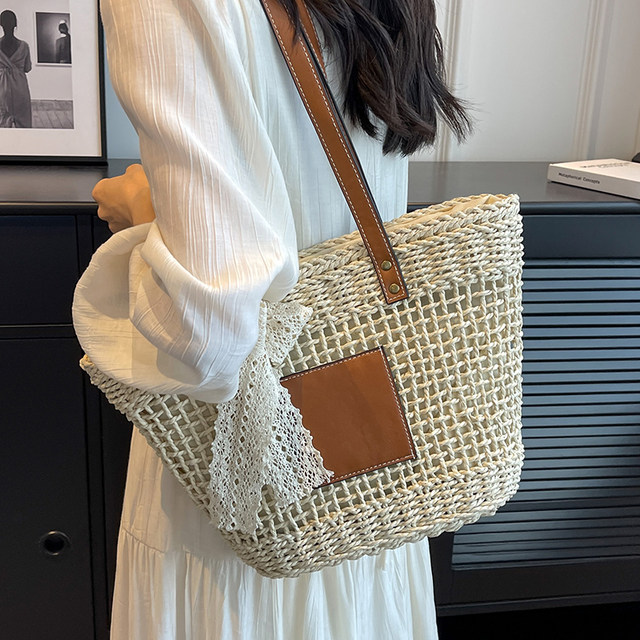 Straw woven bag women's large capacity 2023 new summer all-match single shoulder bag texture woven class commuting tote bag