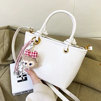 Белая подвеска