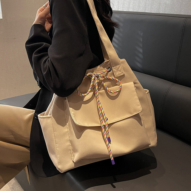 Nylon cloth bag women's large capacity 2023 new spring and summer all-match texture shoulder bag high-end commuter tote bag