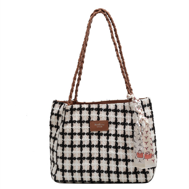 Large-capacity bag women's autumn and winter 2022 new fashion plaid bag high-end explosive style commuter shoulder tote bag