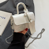 Зеленый, маленький