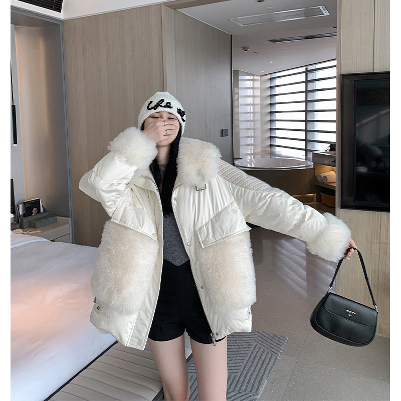 2022 New fur one sheep cliff coat lamb plush locomotive fur feather coat feather feather feather feather feather