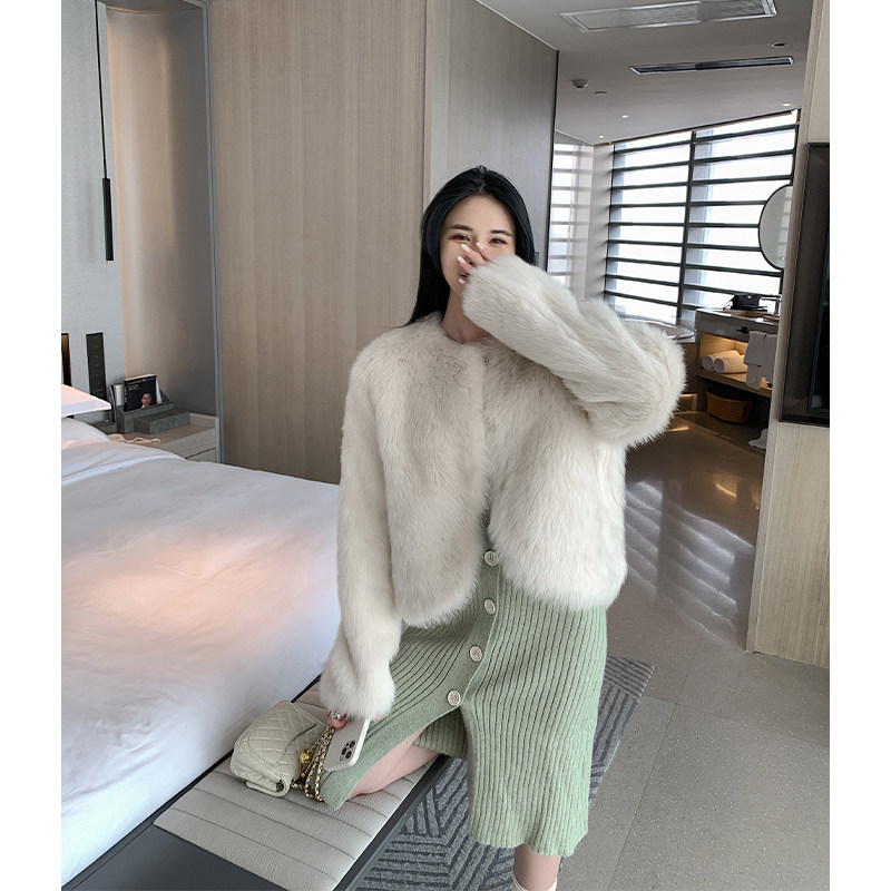 In 2022, the new Haining imported Tuscany fur coat female fur lamb coat
