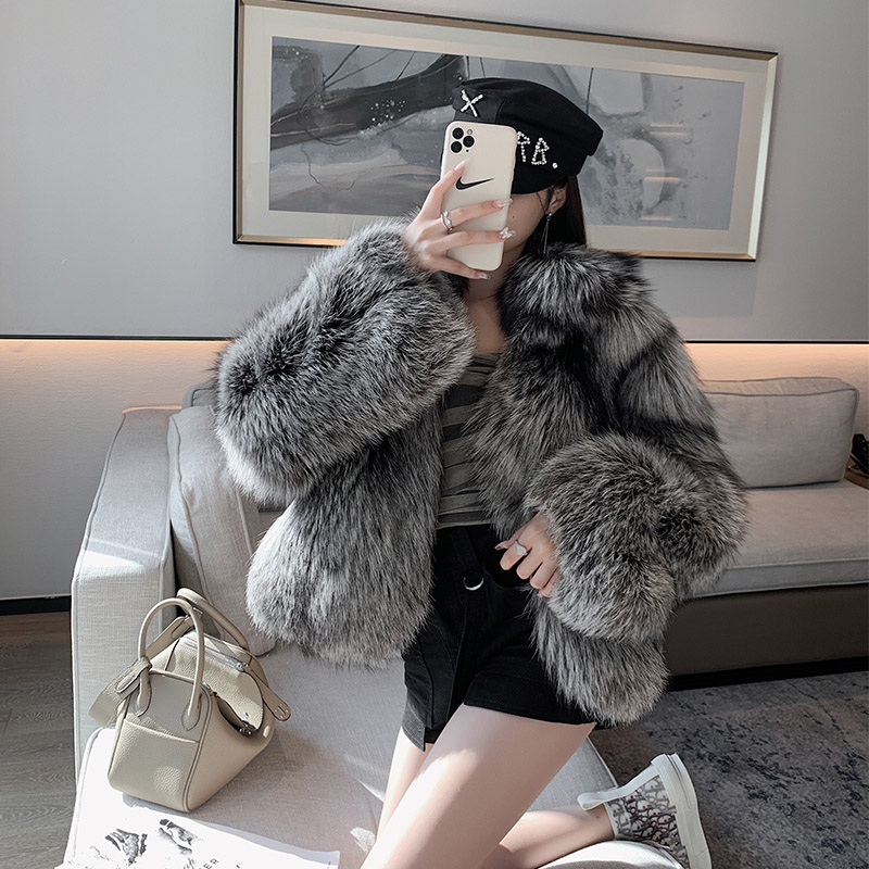 Silver fox fur coat women's short style 2022 winter new whole fur fur coat temperament fur coat