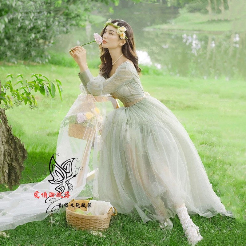Lace wedding dress suitable for photo sessions, french style Lace wedding dress suitable for photo sessions, french style
