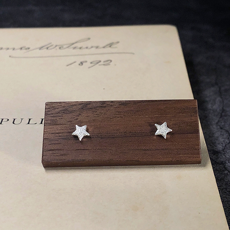 Five-pointed Star Earshot Woman 999 pure silver star suitable for short hair with a small thick, large earlobe temperament Korean personality refinement