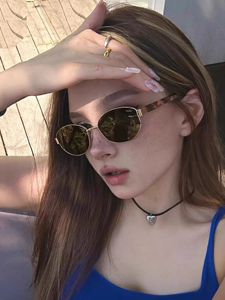 2025 New Metal Oval Small Frame Sunglasses Photo Sunglasses Retro High-End Trendy Women's Sunglasses