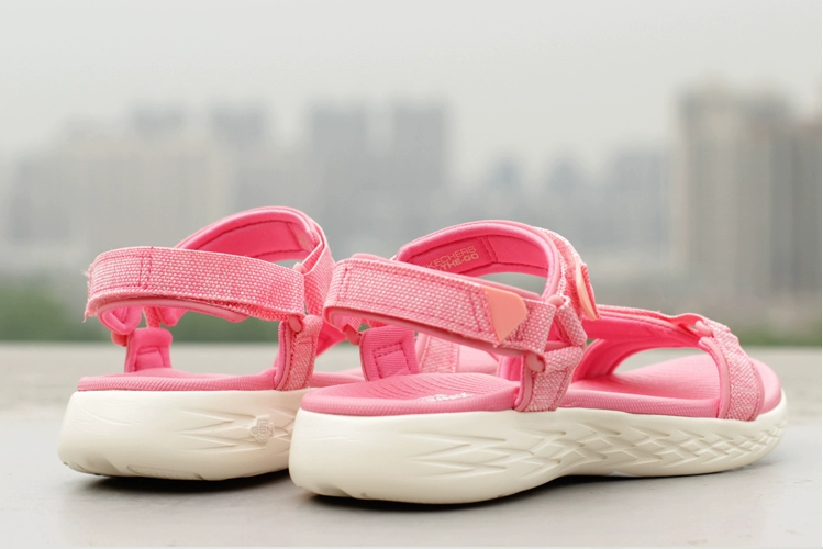 SKECHERS nữ dép mùa hè thể thao ngoài trời và giải trí Velcro giày bãi biển bọt siêu ánh sáng giày sinh viên 15315