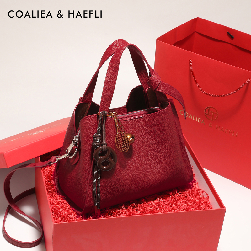 Hong Kong Bride Wedding Bag Women's 2026 New Spring and Summer Crossbody Bag Soft Leather Handbag Versatile Single Shoulder Mom Bag