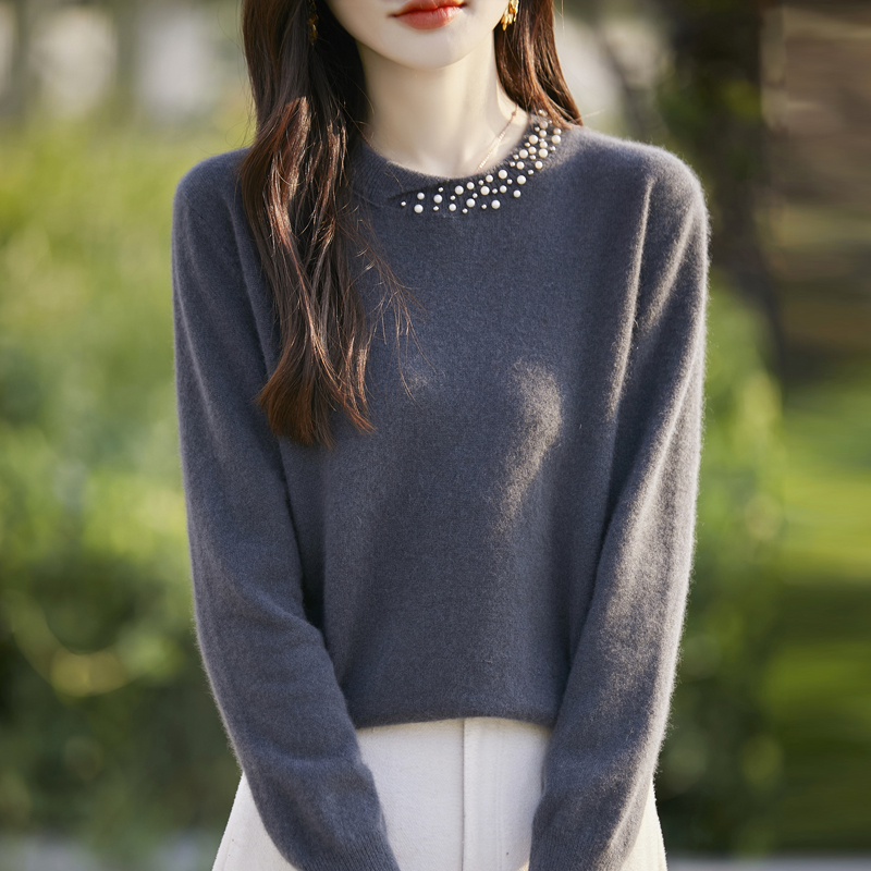 French-Style Stylish Beaded Andy Velvet Knit Sweater for Women, Round Neck Pullover, Loose Fit, Slimming, Low-Neck Sweater for Spring and Autumn