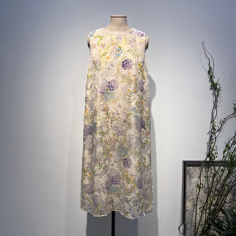 New Heavy-Duty Beaded Neckline Velvet Floral Sleeveless Long Dress