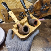 Hand-made high-end golden nanmu two-position pipe rack integrated solid wood large medium and small two-position pipe display bracket