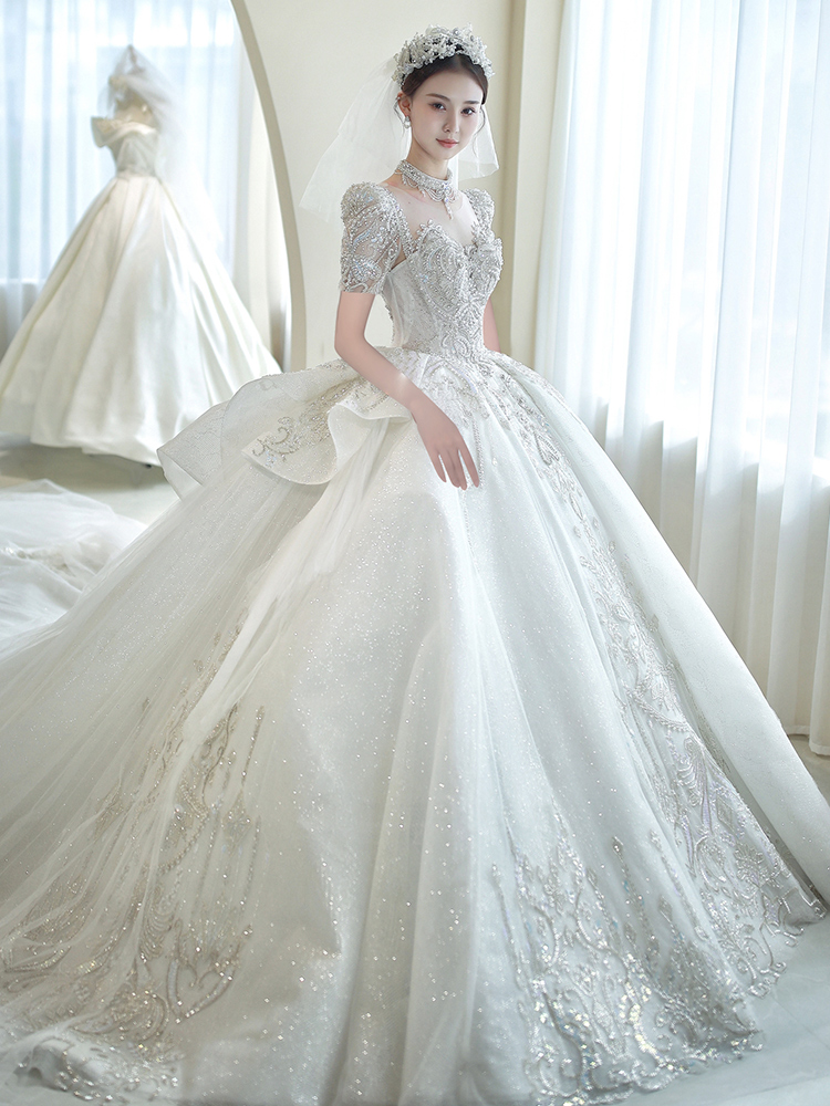 Wedding 2024 new bride's main yarn French long -sleeved long -sleeved large tail retro court heavy work high -level texture out Wedding 2024 new bride's main yarn French long -sleeved long -sleeved large tail retro court heavy work high -level texture out