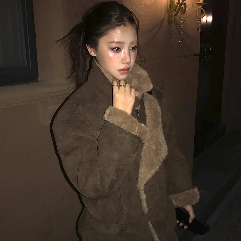 Lostmyself Fur-Lined Integrated Autumn and Winter Coat, Thickened and Warm Jacket, Barn Style, Unisex Lostmyself Fur-Lined Integrated Autumn and Winter Coat, Thickened and Warm Jacket, Barn Style, Unisex