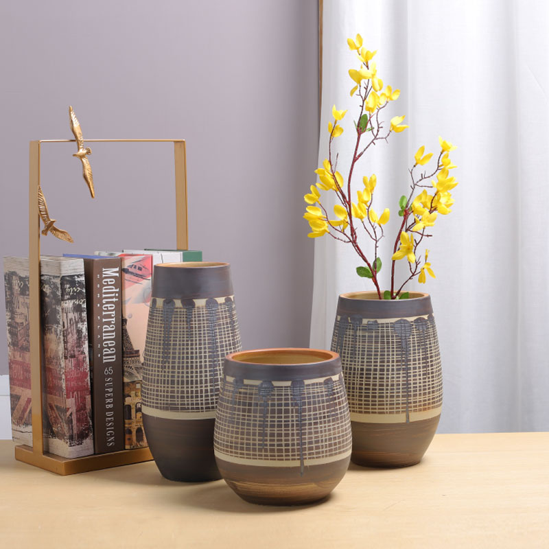 Vase contracted style restoring ancient ways is the abstract irregular line checking ceramic artworks desktop trumpet furnishing articles
