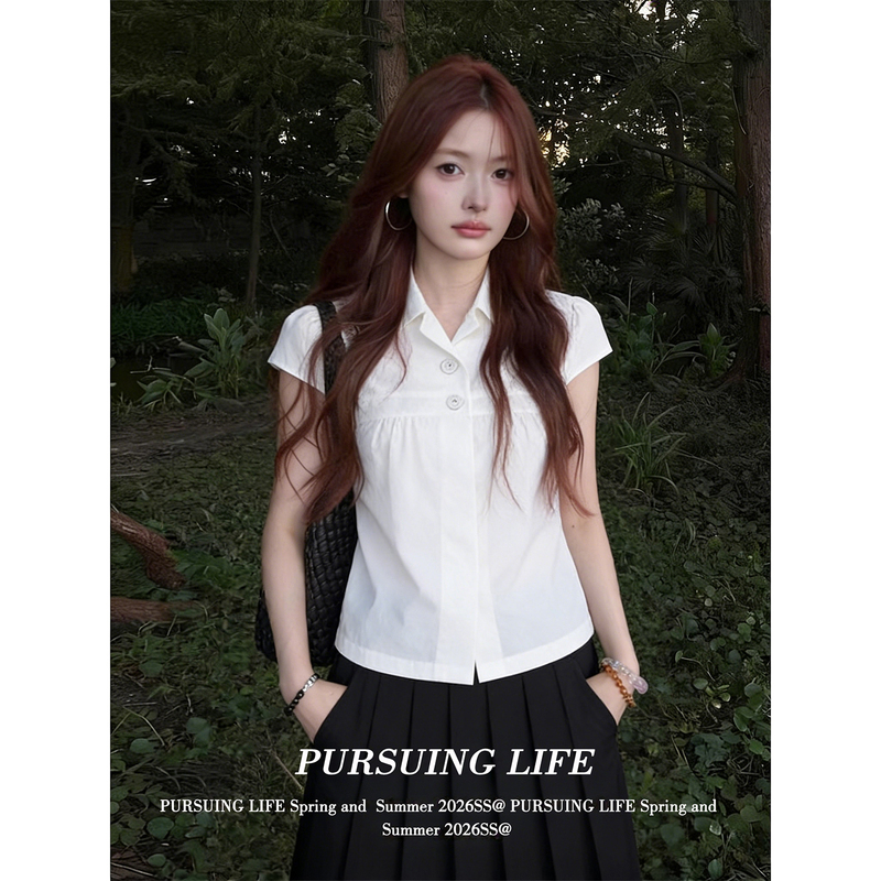 College Style White Short-Sleeved Shirt for Women, Summer Design, Pleated Doll Collar Shirt, Slim Fit Top