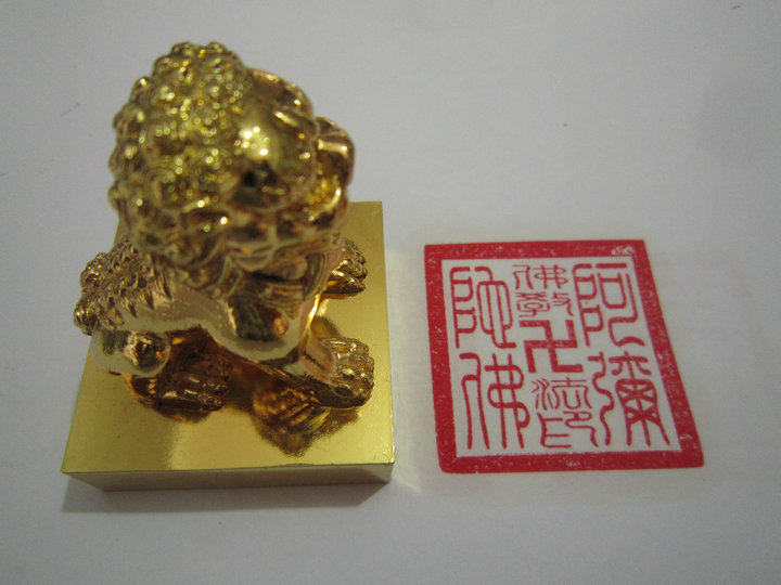 The Bronze Seal Brass of the Paraphernalia can be set as pure copper-copper Lion Inprint (Amitaba Buddha Seal)