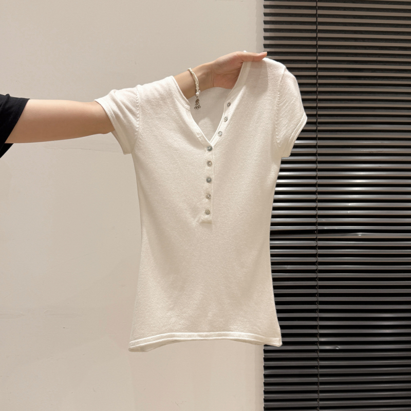 White V-Neck Button-Up Regular Shoulder Knit Short-Sleeve T-Shirt for Women, New Summer Thin Style, Slim Fit, Stylish Design Top White V-Neck Button-Up Regular Shoulder Knit Short-Sleeve T-Shirt for Women, New Summer Thin Style, Slim Fit, Stylish Design Top
