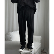 Mr. Short slacks that have been matched in summer cool and thin small loose version of pants