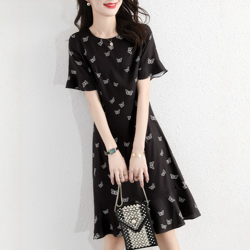 Экспорт иностранной торговли французская итальянская женская одежда крупная бренда бренда снятие кабинета скидка баланс одно единственное платье с рыбным хвостом