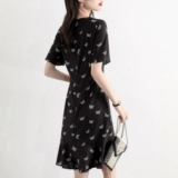 Экспорт иностранной торговли французская итальянская женская одежда крупная бренда бренда снятие кабинета скидка баланс одно единственное платье с рыбным хвостом