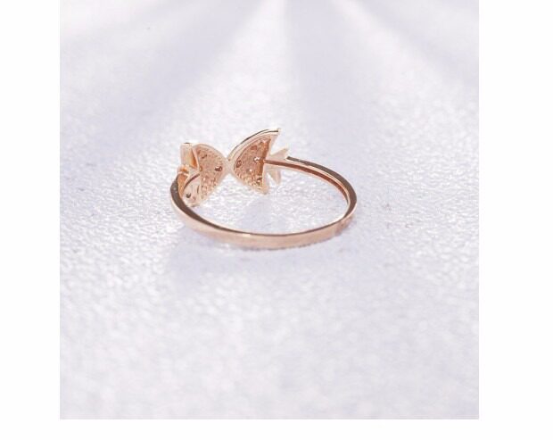 最便宜的潮宏基珠宝 亲吻鱼 红18K金钻石戒指