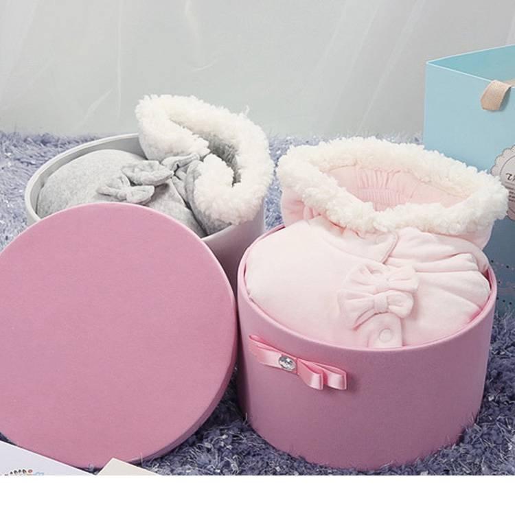 Hộp quà cho bé sơ sinh mùa đông cừu cashmere áo len đặt hộp quần yếm ấm cộng với nhung dày quà tặng bé bán hộp quà tặng bé sơ sinh