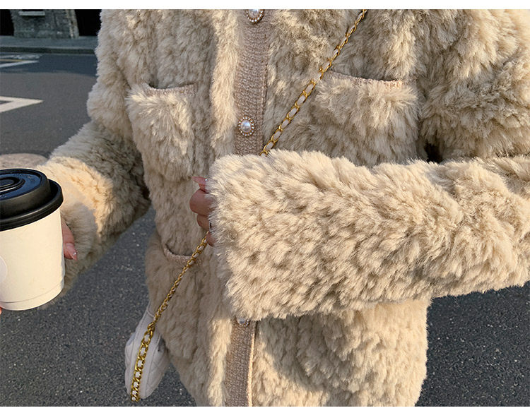 Luxury Women's Winter New Lambs Wool Faux Fur Warm Short Jacket