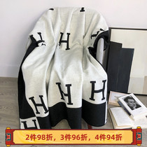 Air conditioning blanket imitation cashmere wool knitted blanket modern simple sofa nap blanket H letter blanket villa towel blanket