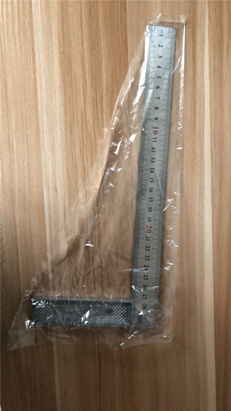 There is a scale for the angular ruler.