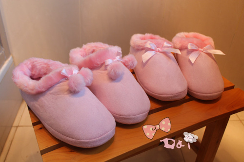 【Diana】Pink Bowknot Fur Ball Full-Coverage Home Slippers Indoor Floor Shoes Plush Cotton Slippers