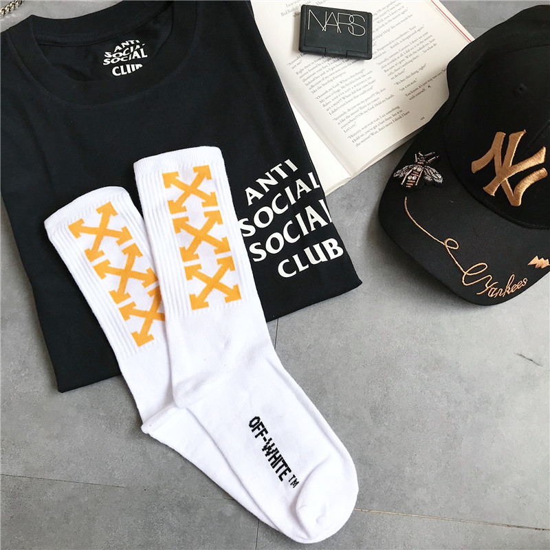 4 cặp Châu Âu và Mỹ ins chết fly thể thao vớ skateboard đường phố tide thương hiệu hip hop vớ cotton nam giới và phụ nữ các cặp vợ chồng trong vớ